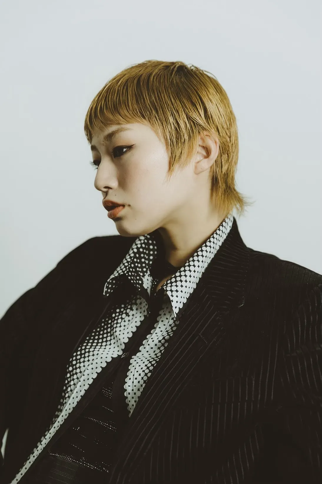 blond × very short