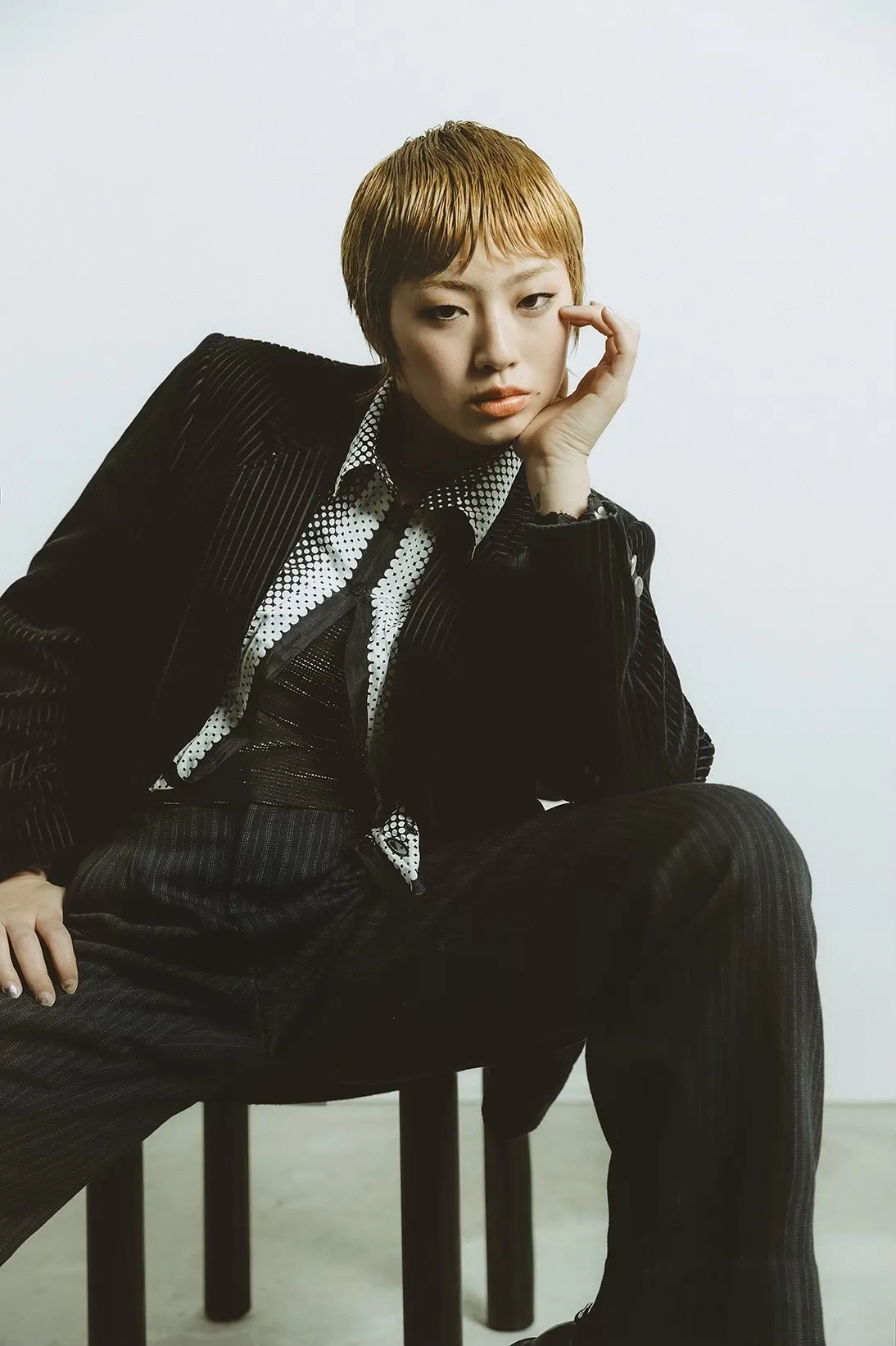 blond × very short