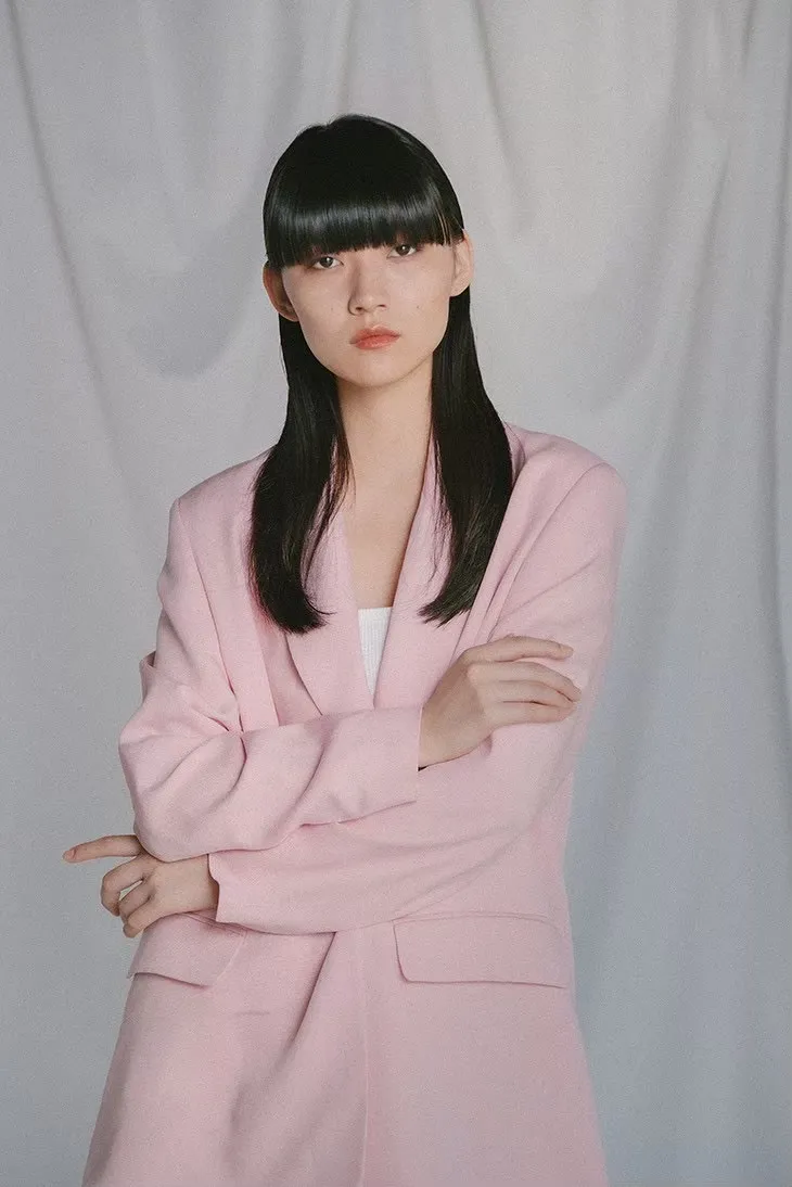 wide full bang × black hair