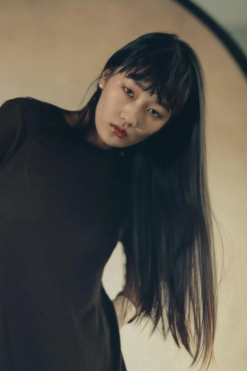 natural black × sleek hair